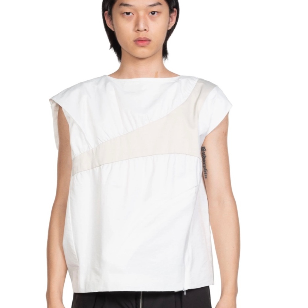 Aenrmous White Nature Box 'Top'  in size 1 (SM-Japanese sizing), never used NWT